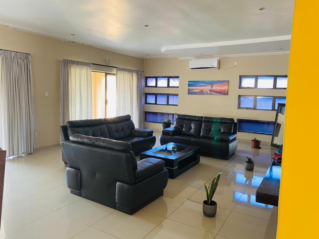 Styled Bed And Breakfast Palapye Bagian luar foto